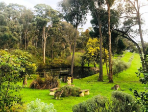 Гостиница Countryside Retreat romantic tranquil native wildlife Hepburn - Daylesford  Хепберн Спрингз